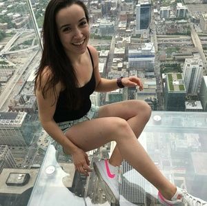 Meet your Posher, Julia